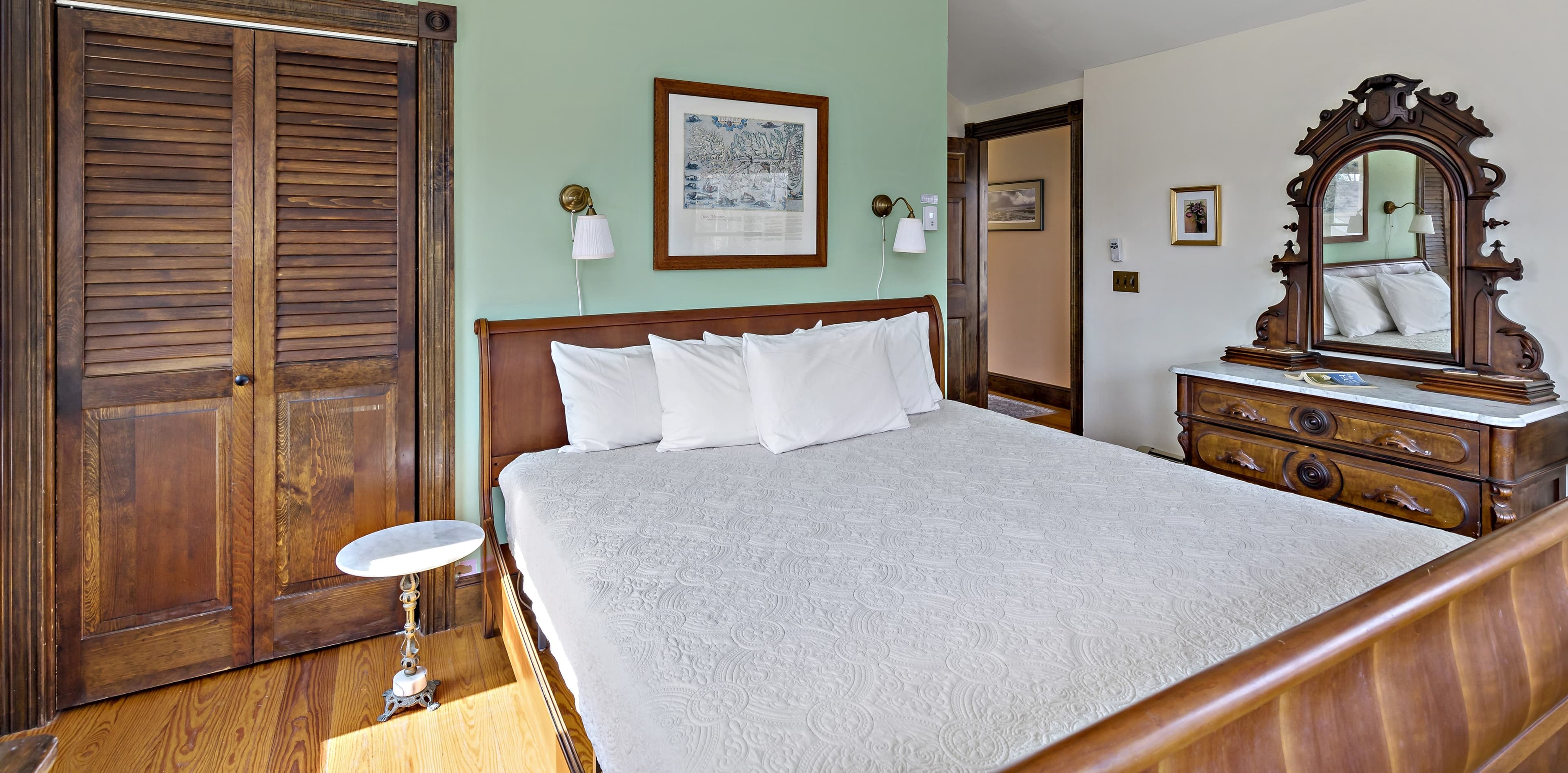 Sunrise Room