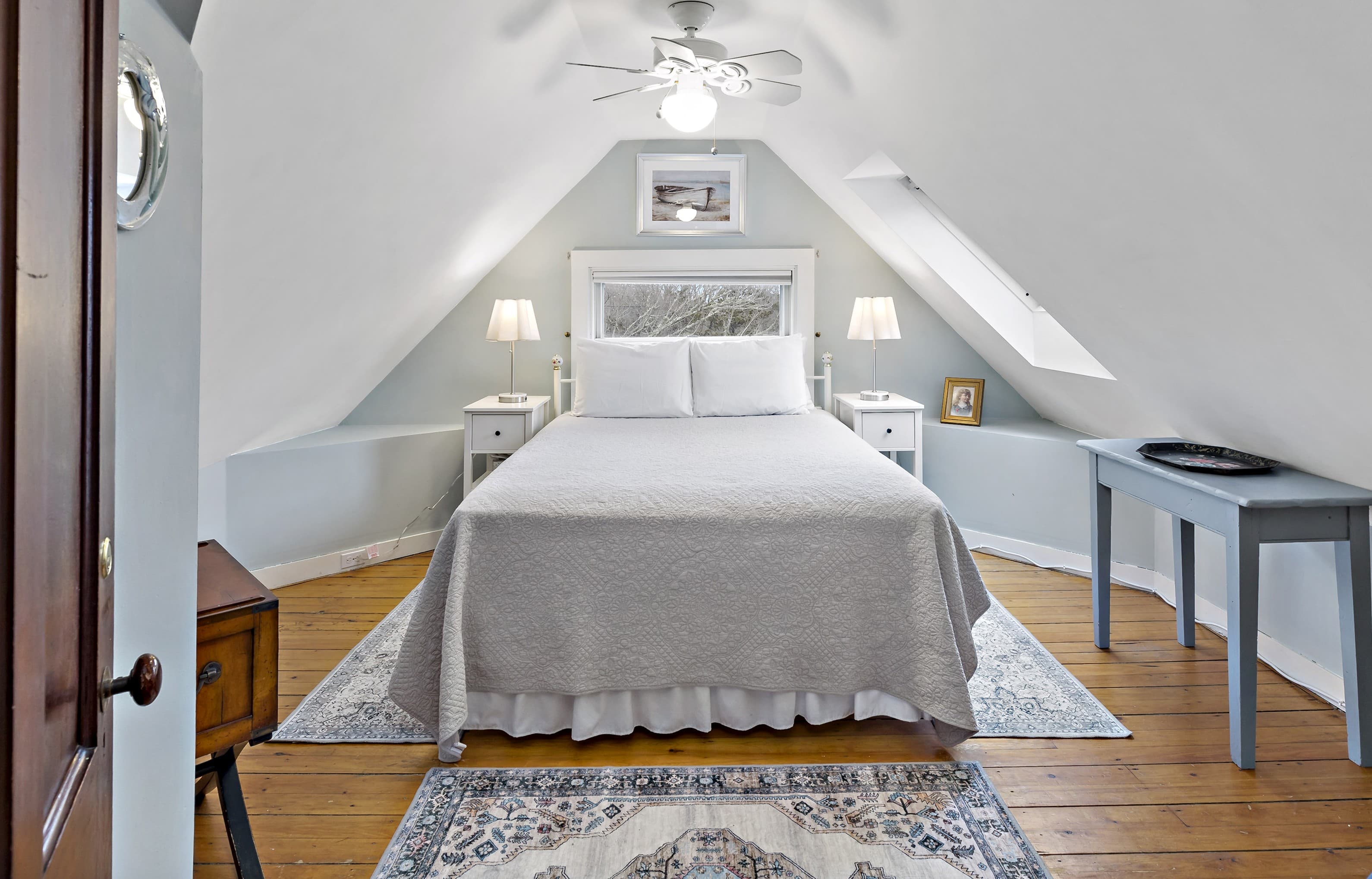 Oak Room showing skylight and ceiling fan